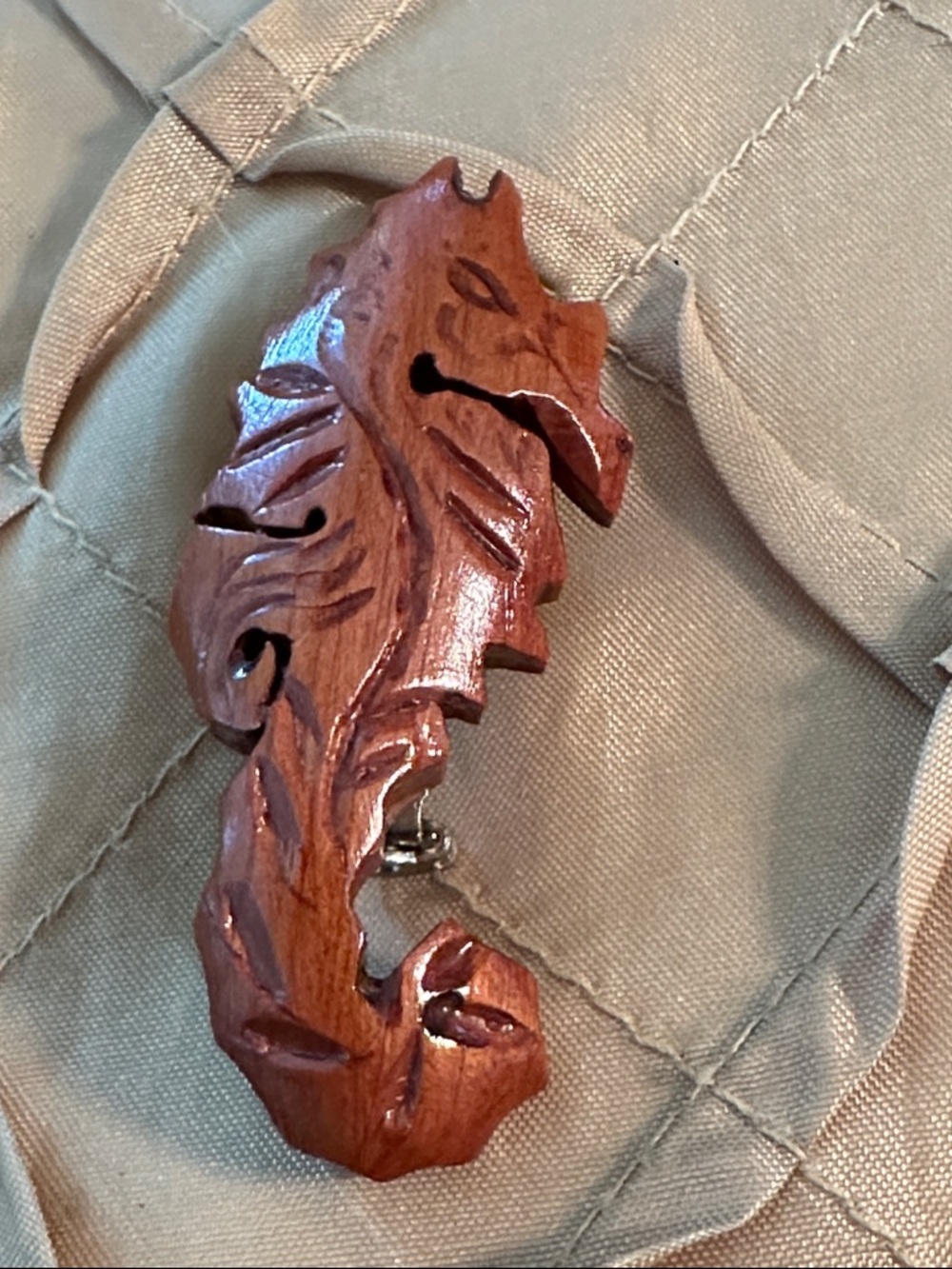 Vintage Carved Wooden Seahorse Brooch in Warm Brown‎